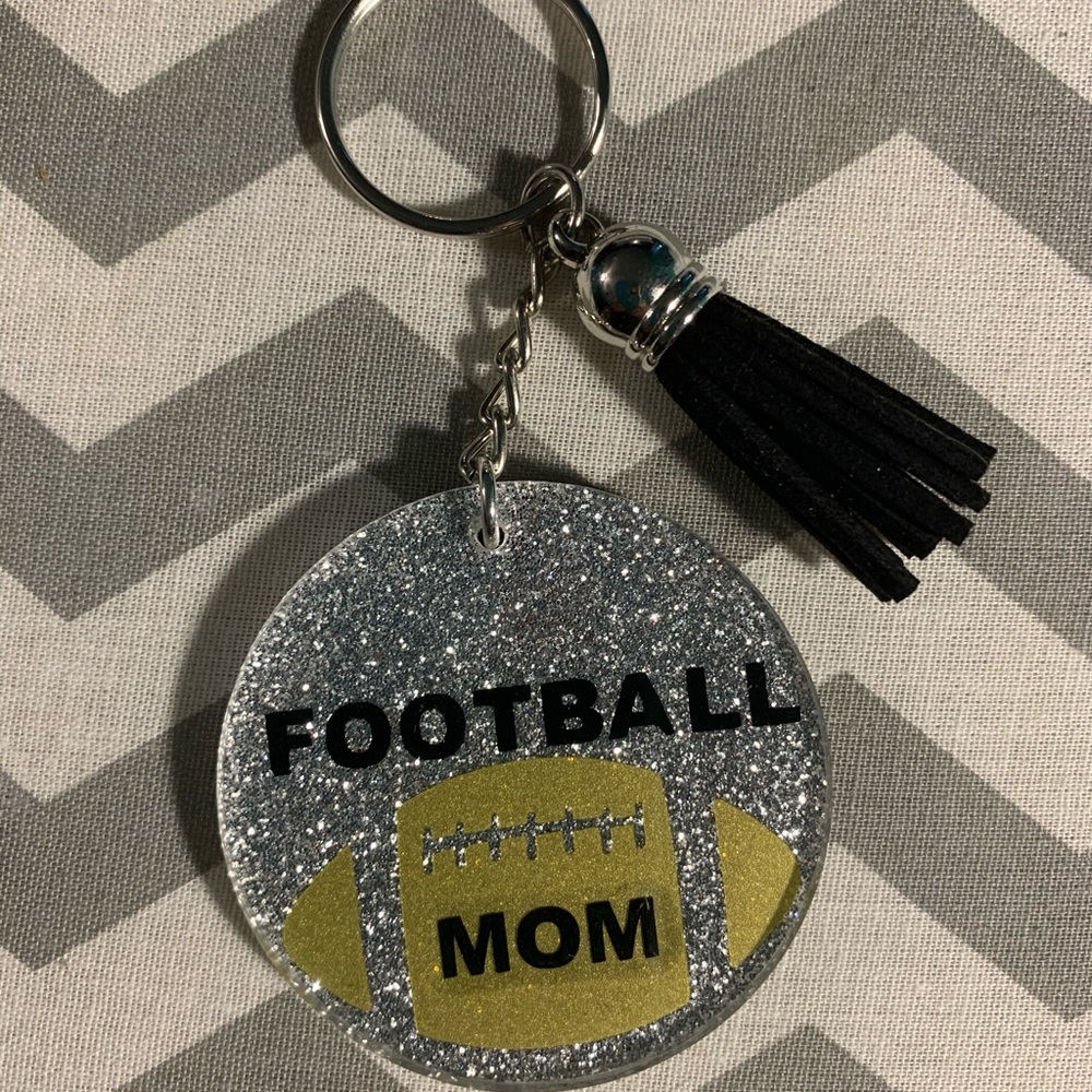 Football Mom Keychain🏈